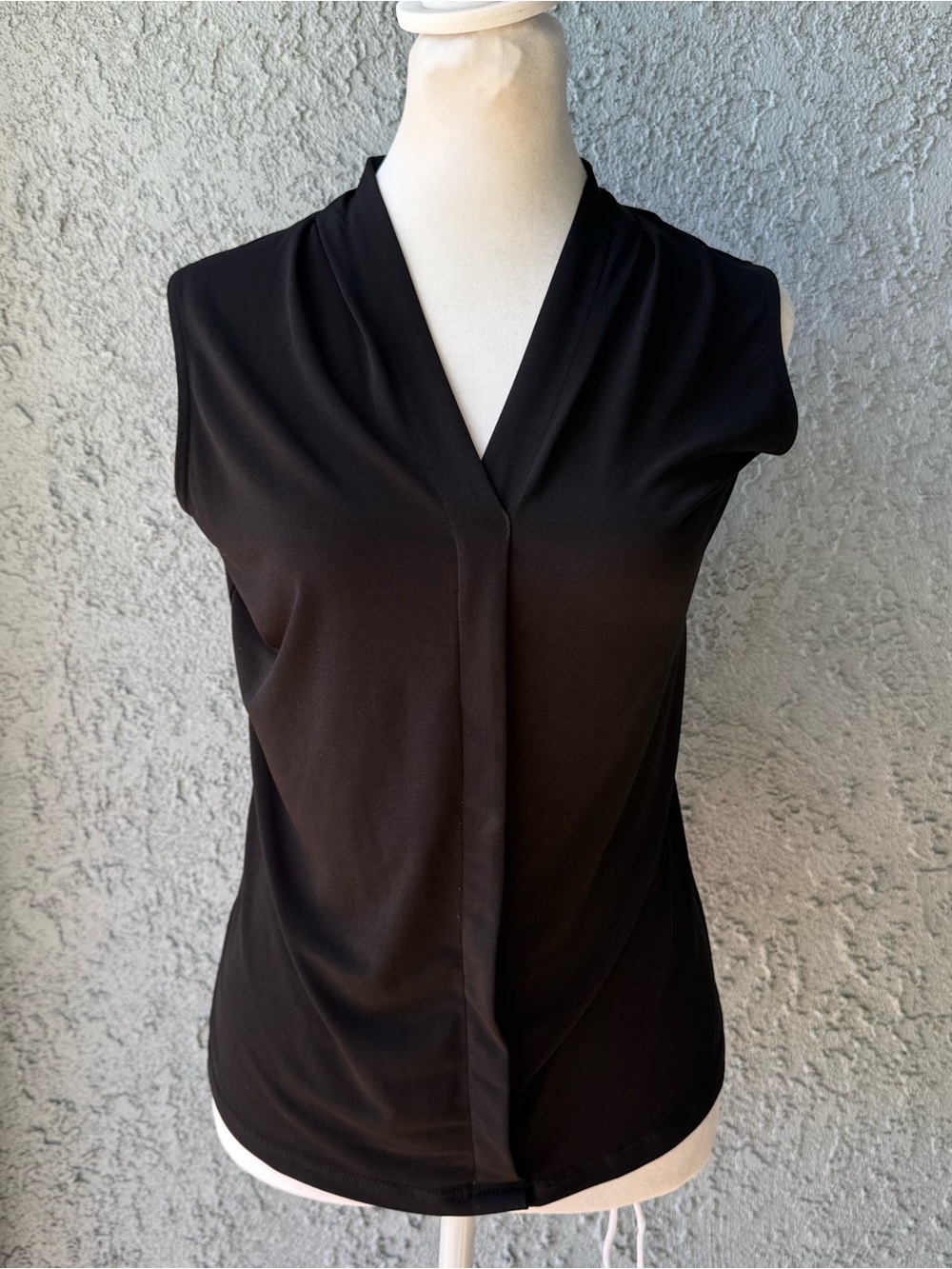Premise Black Sleeveless V-Neck Blouse